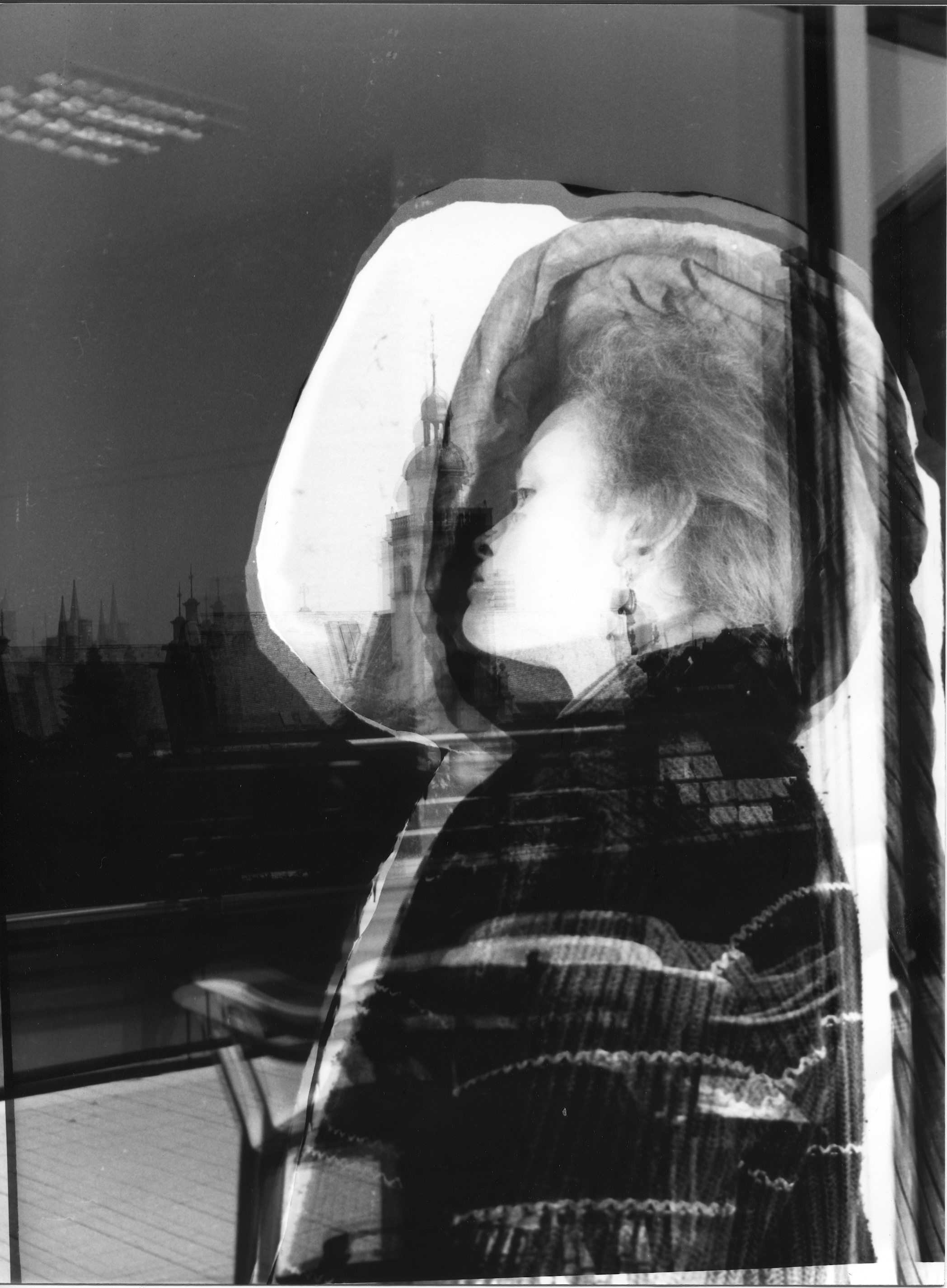 Carola, a pro-/POST/created female Alien from elsewhere