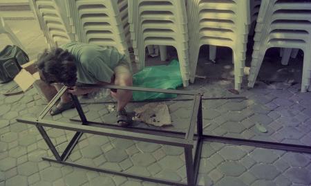 Head Facing? — Preparation (Set of 5 Photographs)