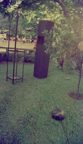 Head Facing? — Preparation (Set of 5 Photographs)